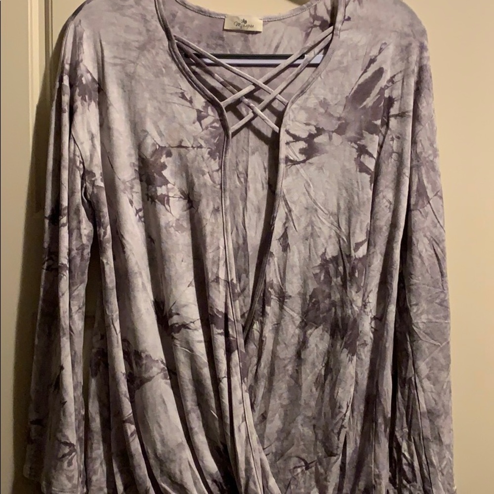 Gray tie dye open front blouse